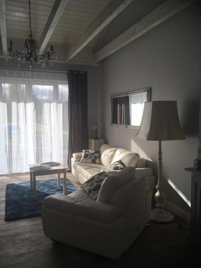 Apartments By The Beach 체비에츠 외부 사진